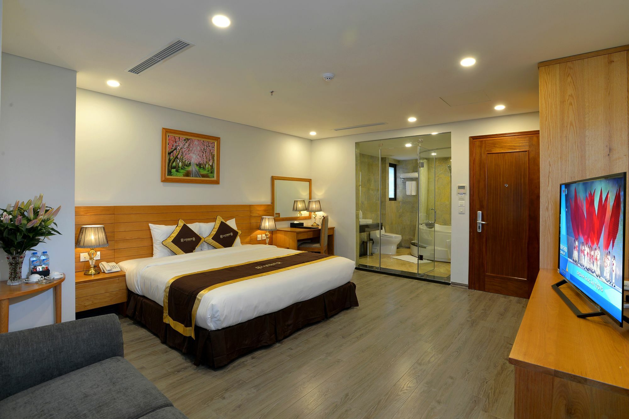 London Hanoi Hotel Exterior photo